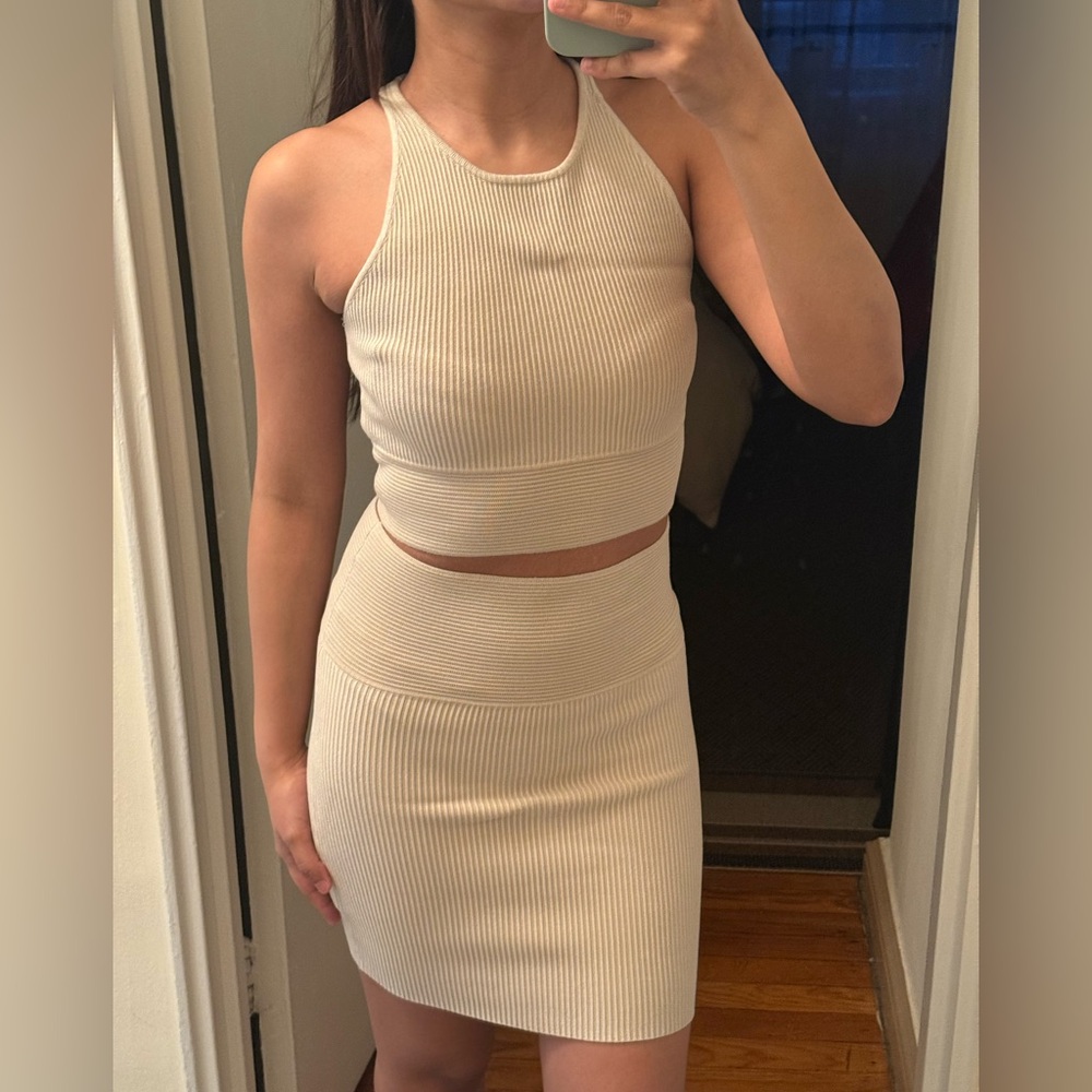 House of Harlow 1960 Beige Ribbed Pencil Skirt